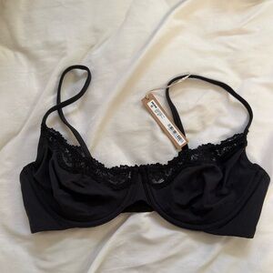 NWT SKIMS Fits Everybody Lace (36 C)